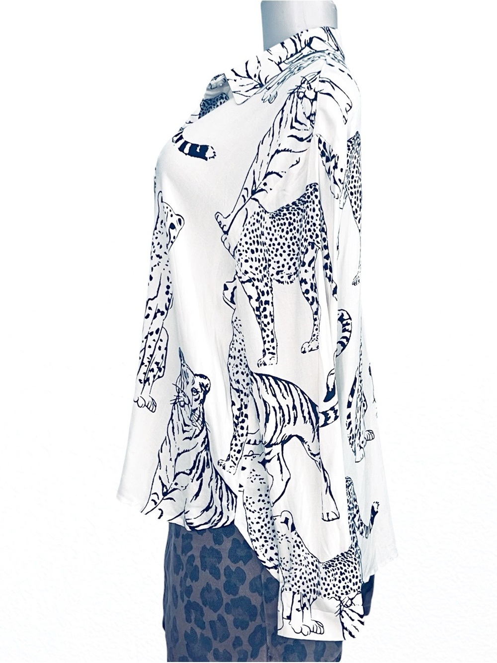 Big Cat Jungle Cat Graphic Print Button Down Shirt White + Black SZ M - Picture 6 of 10